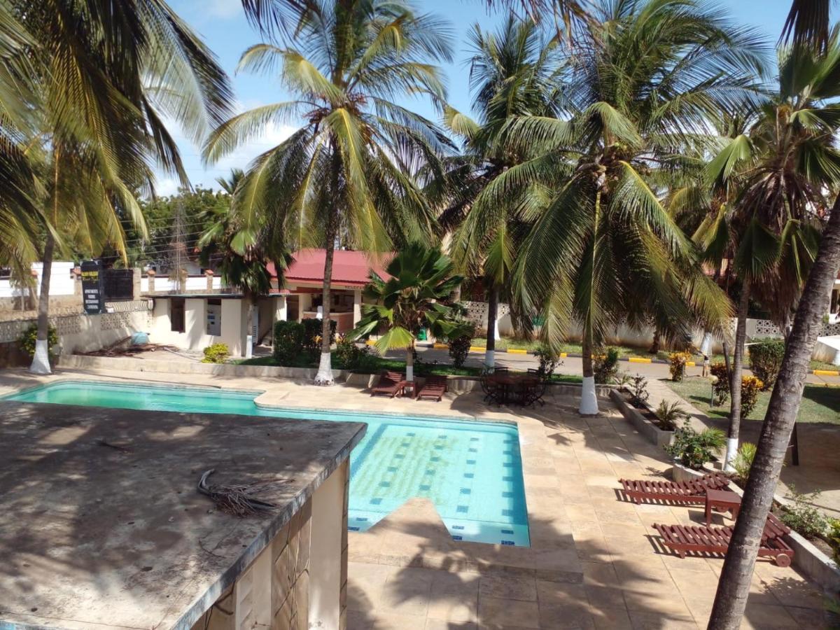 Glory Holiday Resort Mombasa Exterior photo