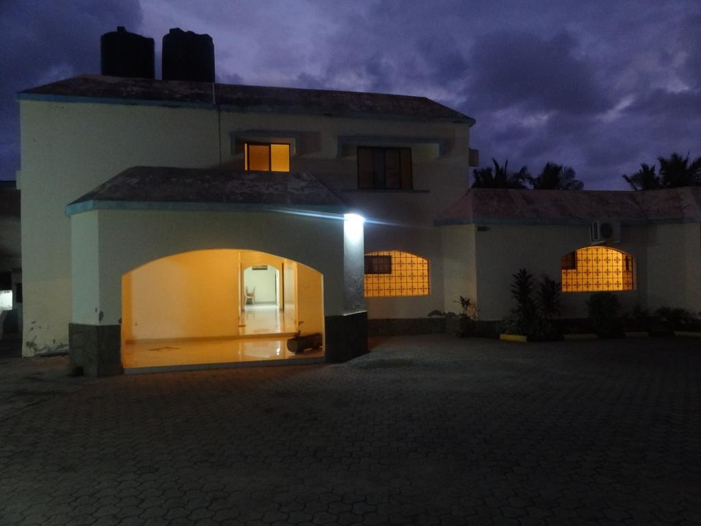 Glory Holiday Resort Mombasa Exterior photo