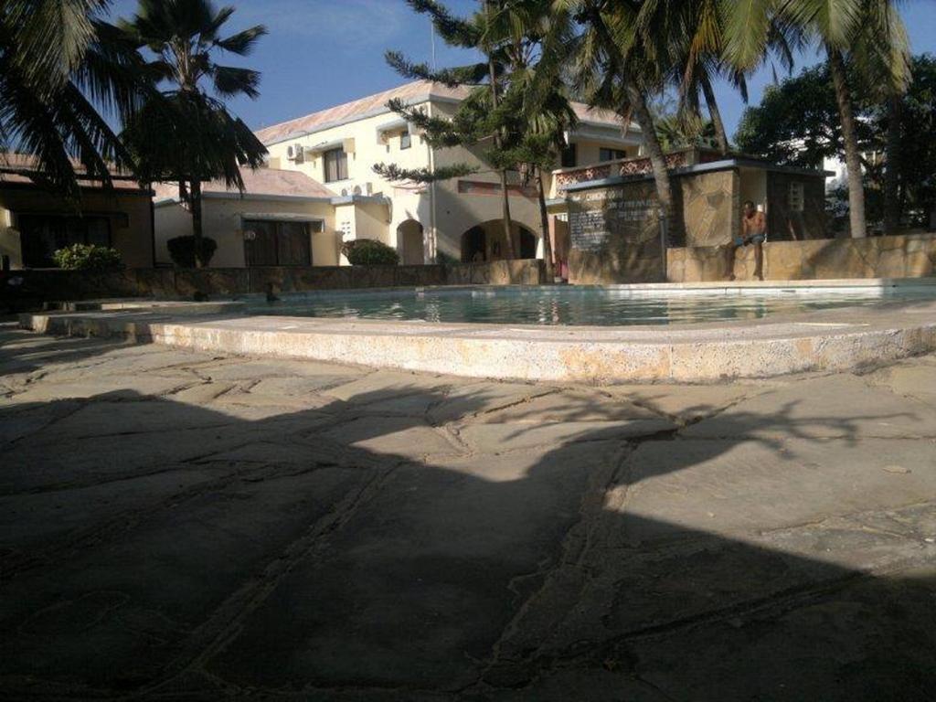 Glory Holiday Resort Mombasa Exterior photo